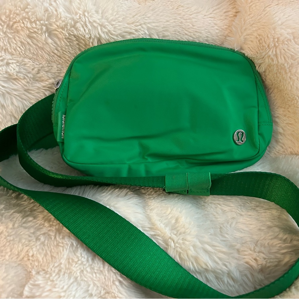 lululemon athletica belt bag